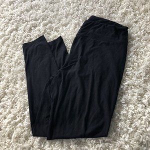 LuLaRoe BLACK Leggings! Tall & Curvy